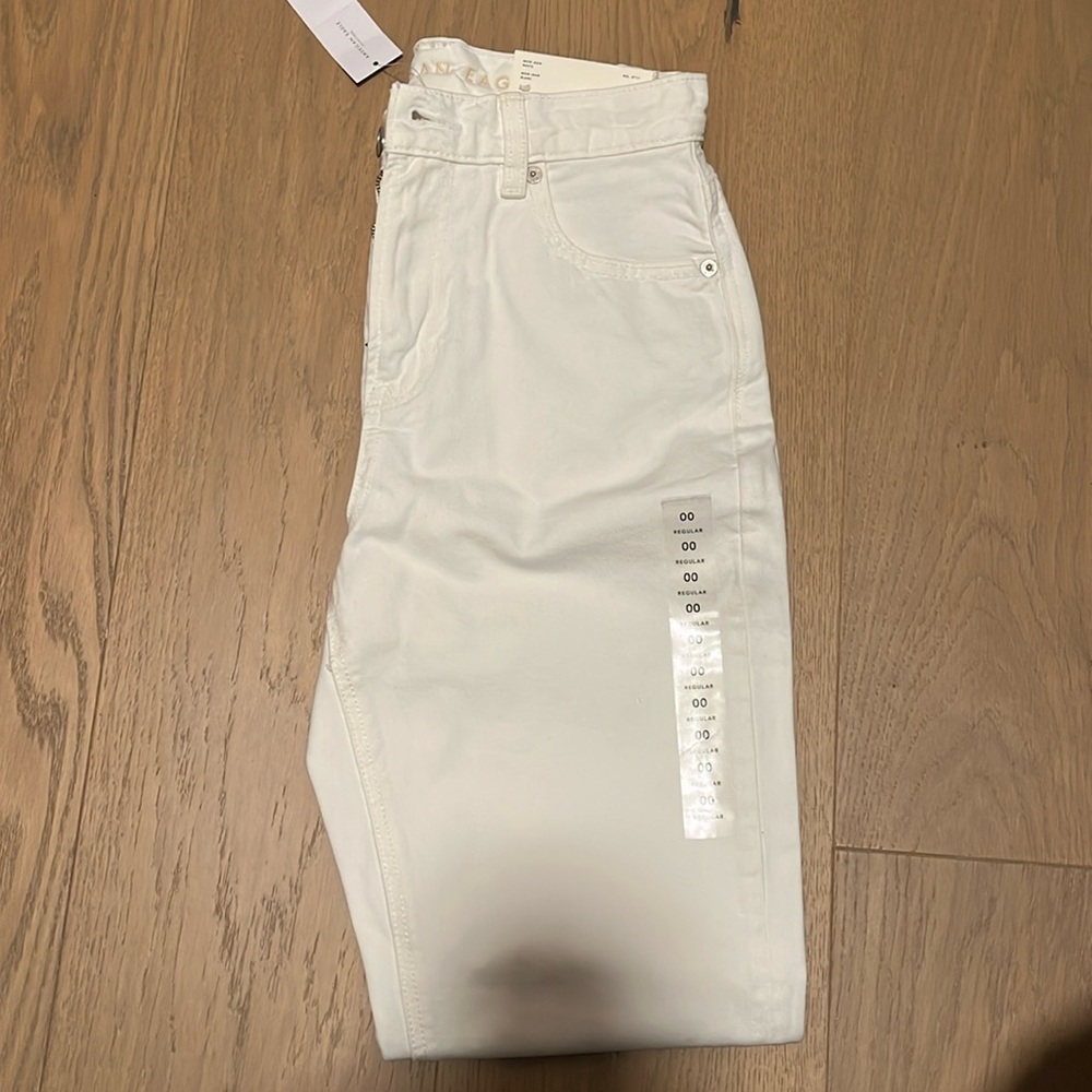 American Eagle Mom Jean White 24W / 00 Standard